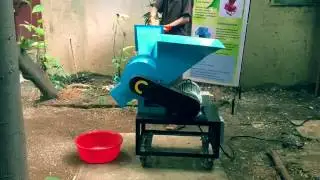FERDS ENGINEERING CHIPPER SHREDDER - Branch of tree