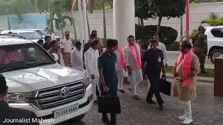CM KCR Grand Entry At Telangana Bhavan | CM KCR at Telangana Bhavan Hyderabad | Journalist Mahesh