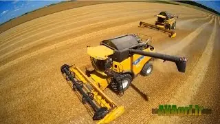 Deux NEW HOLLAND CR 9060 et 9080 à la récolte de l'escourgeon en 2014