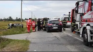 Due auto fuori strada, muore un uomo di 65 anni: tragico incidente a Gravellona Lomellina