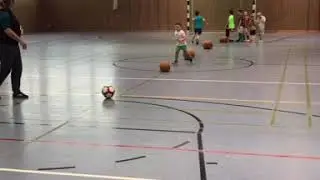 football training for children 3 years old (S1-E12)
