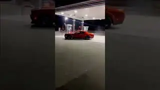 Challenger Hellcat drift in fuel station!💥🛞💨