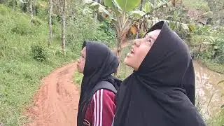 KEGIATAN SORE HARI DI KAMPUNG HALAMAN BERSAMA SI TETEH CANTIK 