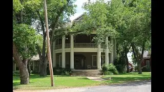 Filming Location for Hope Floats (1998) and The Tree of Life (2011): Smithville, Texas