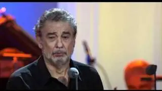 Pl&aacute;cido Domingo sings 
