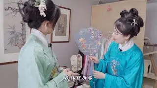 售价相差几千到几万元,相同的缂丝款,为什么价格差别那么大?买不起看看还不行?涨知识开眼界了#同袍来了