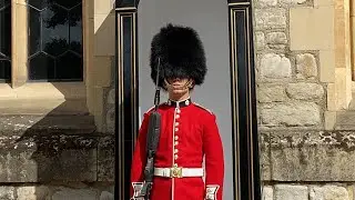 Coldstream guards in the Tower of London (28/8/2021)