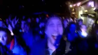 TOUS SALOPARDS - Tous à l'eau plate