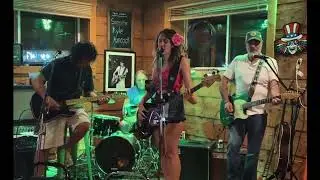 Zoey & the Iconic - Going to California