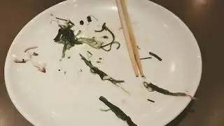 Robot Waiter & wtf do I do with chop sticks?