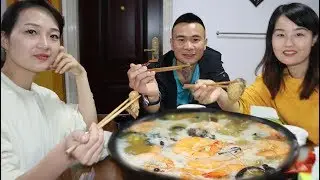 豬豬為了招待好阿烽和表嫂，花八個小時燉佛跳墻，給他們好好補補