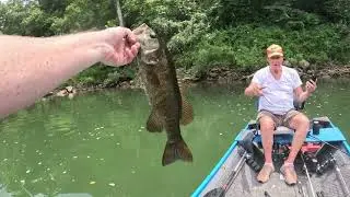 Big Missouri River Bass Fishing and Floating!