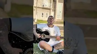 ELE CANTA CUSPINDO