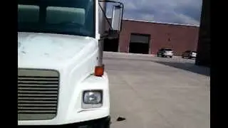 2000 Frieghtliner FL70 Cat 6-ступенчатый 24-футовый фургон 9189245252