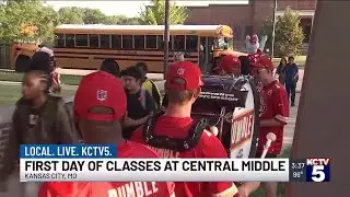&lsquo;First impressions are a big deal,&rsquo; KCMO students get the ultimate Chiefs welcome back to school