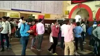 Passengers get in trouble after Jhansi-Delhi railroad stoppage