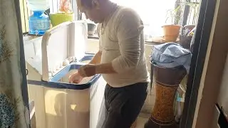 स्वामी जी को धोने पड़ रहे हैं अपने कपड़े मेरे से कर ली लड़ाई 