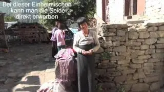 Das Dorf Khoma im Lhuntse Tal in Bhutan