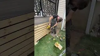 Обшивка нижней части палубы с дверью