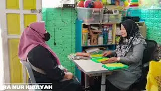 Pembagian Buku Laporan Hasil Belajar Siswa RA Nur Hidayah