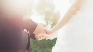 &lsquo;Hats off to the guy&rsquo;: Groom fails to break character at his Lord of The Rings-themed wedding