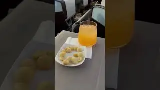 Fly to HAWAII in BUSINESS CLASS for only 40,000 points! #shorts #hawaii #businessclass #travelvlog