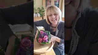 Quick and easy floral table design which you can have a go at making at home.