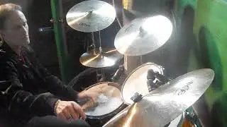 DRUMMER BOB HOLZ