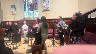 Solo en tí esperamos niños Rey del cielo… 