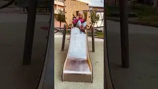 Maya's reaction to the surprise from a pigeon/Реакция Майи на неприятный сюрприз от голубя #shorts