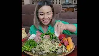 ซุปหน่อไม้ใส่งาหอมๆ กับ แหนมหมูใส่หนังเน้นเนื้อๆ กับ ข้าวเหนียวฮ้อนๆ แซบๆจ้า