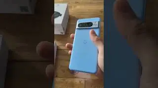 Google Pixel 8 pro and Bellroy Leather Case