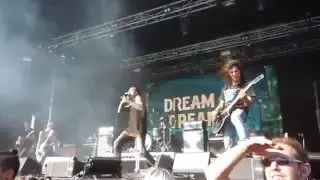 Dream On, Dreamer - The World In Front Of Me (Live) - UNIFY Gathering 2016