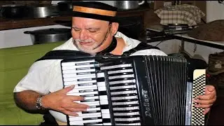 Aílton Missioneiro - Eu, a Cordeona e o Mate Int Aílton Missioneiro joaoparaiba