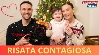 La risata di Camilla conquista il web: il Natale pi&ugrave; dolce in famiglia💕