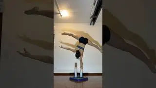 One arm push up #rickmethod #倒立 #acrobatics #handbalancing #training #stretch