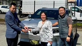 Long Lúa nhận xe VinFast VF9 đặc biệt nhất Canada 🇨🇦 thời điểm này 😊.