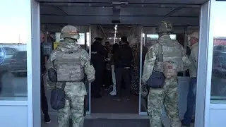 Спецназ заблокировал все выходы из торгового комплекса &laquo;Восток&raquo; в Новосибирске /
