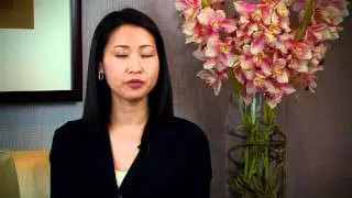 What are the risks of facelift surgery?