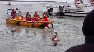 #Winter Swimming in Krakow#Morsowanie w Krakowie#Pływanie w zamarzniętej Wiśle#JRworld#Vistula river