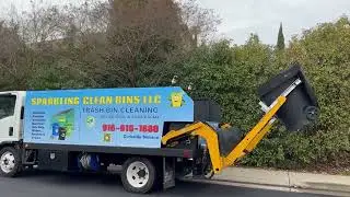 Bin-Loving Clean Bins LLC