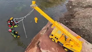 Tipper truck AshokLeyland dumper Tata Hyva Tractor HMT Eicher farm accident pulling out JCB crane