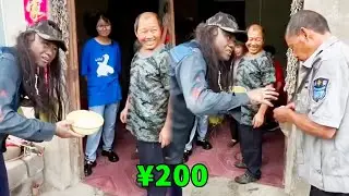 阿義假扮乞丐到好心人家里讨饭，保安看到后给阿义发烟给钱，让人瞬间泪流满面！ 【阿義走鄉村】#Farm #tour #drama #正能量