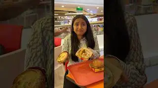 Burger outlet se Momo or Momo outlet se Burger 🤣 #Shorts #Viral #food
