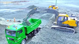 UNIQUE RC CONSTRUCTION MACHINES IN MOTION// LIEBHERR// MB ACTROS HALFPIPE TIPPER// RC VOLVO EC 160