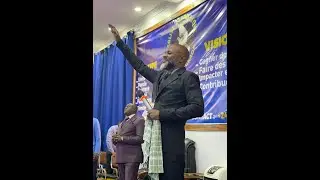 Apôtre Exavier Bizuma rabin national dans la conférence e m a