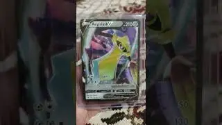 Pok&eacute;mon Aegislash V Card.