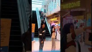 Kalau kamu yang kena, reaksi kamu apa? 😂 #prank #kembar #twins #videoshort