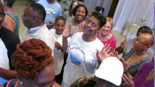 LOLameteria- Laughter Yoga elevator exercise