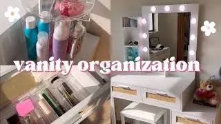 MAKEUP VANITY ORGANIZATION IDEAS